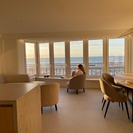 Zeedijk Oostduinkerke frontaal zeezicht - volledig gerenoveerd 2022! Appartement Buitenkant foto