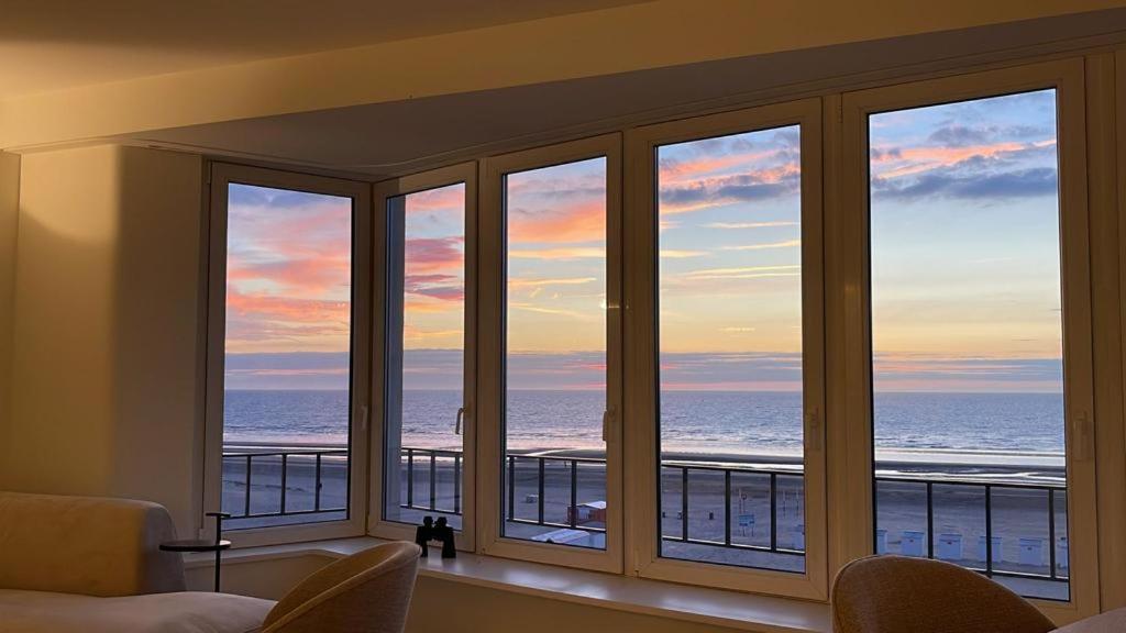 Zeedijk Oostduinkerke frontaal zeezicht - volledig gerenoveerd 2022! Appartement Buitenkant foto