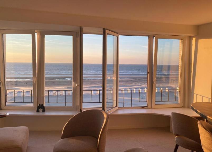 Zeedijk Oostduinkerke frontaal zeezicht - volledig gerenoveerd 2022! Appartement Buitenkant foto