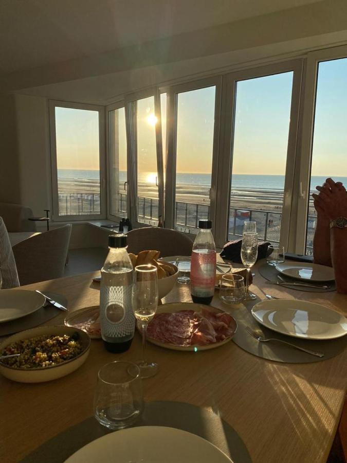Zeedijk Oostduinkerke frontaal zeezicht - volledig gerenoveerd 2022! Appartement Buitenkant foto