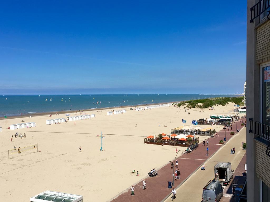 Zeedijk Oostduinkerke frontaal zeezicht - volledig gerenoveerd 2022! Appartement Buitenkant foto